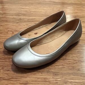 Naturalizer "Brittany" Leather "pewter" Ballet Flats. Size Women's 8.5